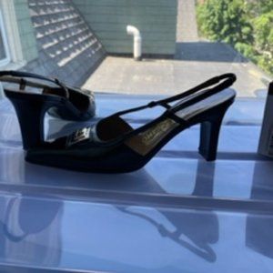 Salvatore Ferragamo Black - Timeless Slingback pumps - size 7 C